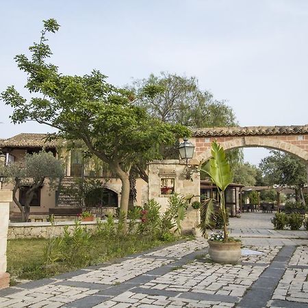 B&B Casale Siciliano Di Miryam Tiralongo Авола Екстериор снимка