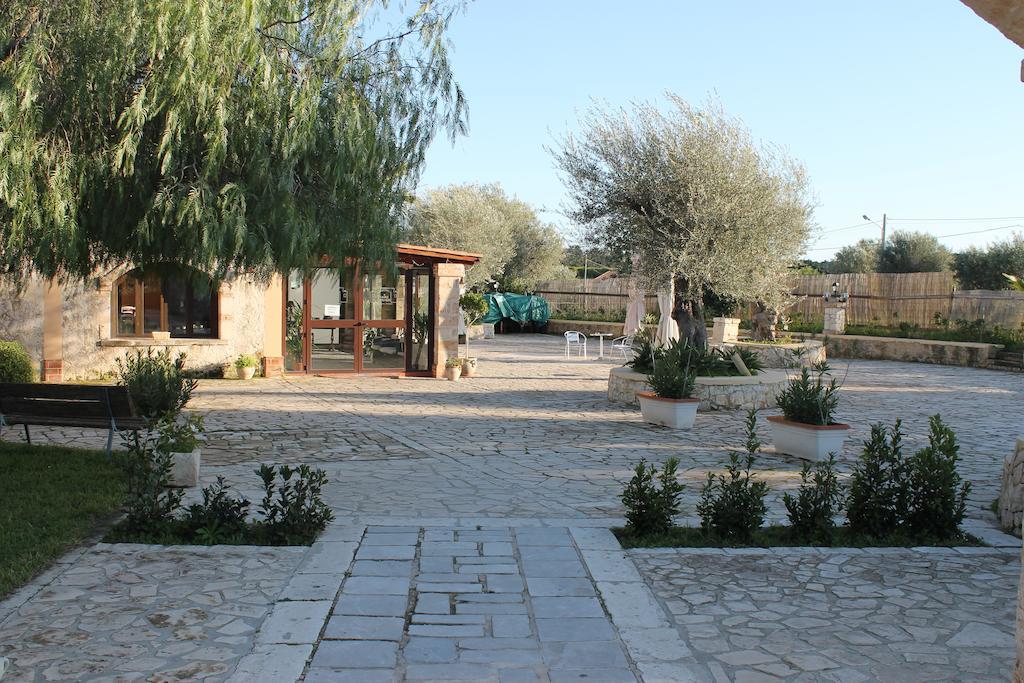 B&B Casale Siciliano Di Miryam Tiralongo Авола Екстериор снимка