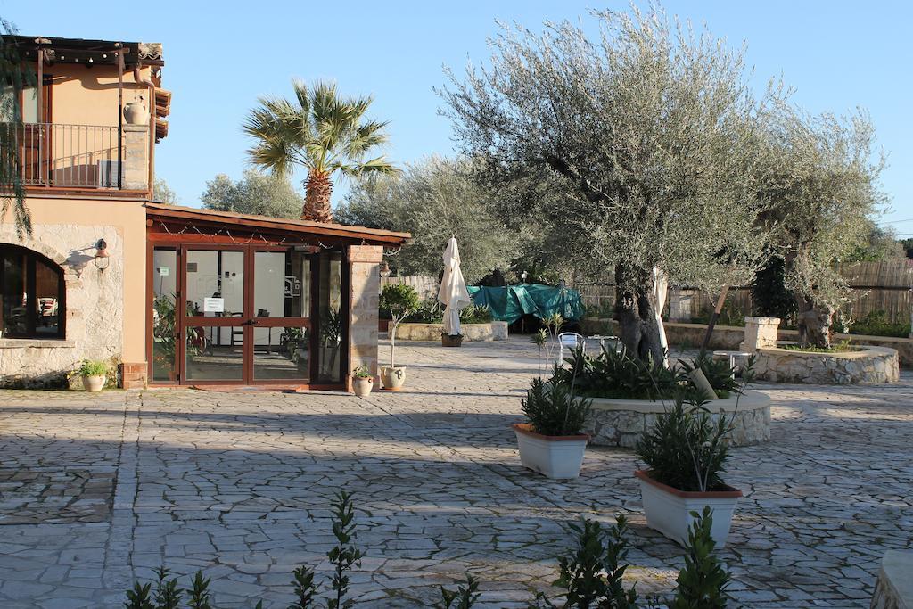 B&B Casale Siciliano Di Miryam Tiralongo Авола Екстериор снимка
