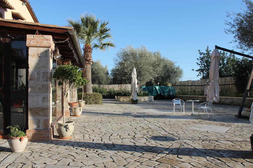 B&B Casale Siciliano Di Miryam Tiralongo Авола Екстериор снимка