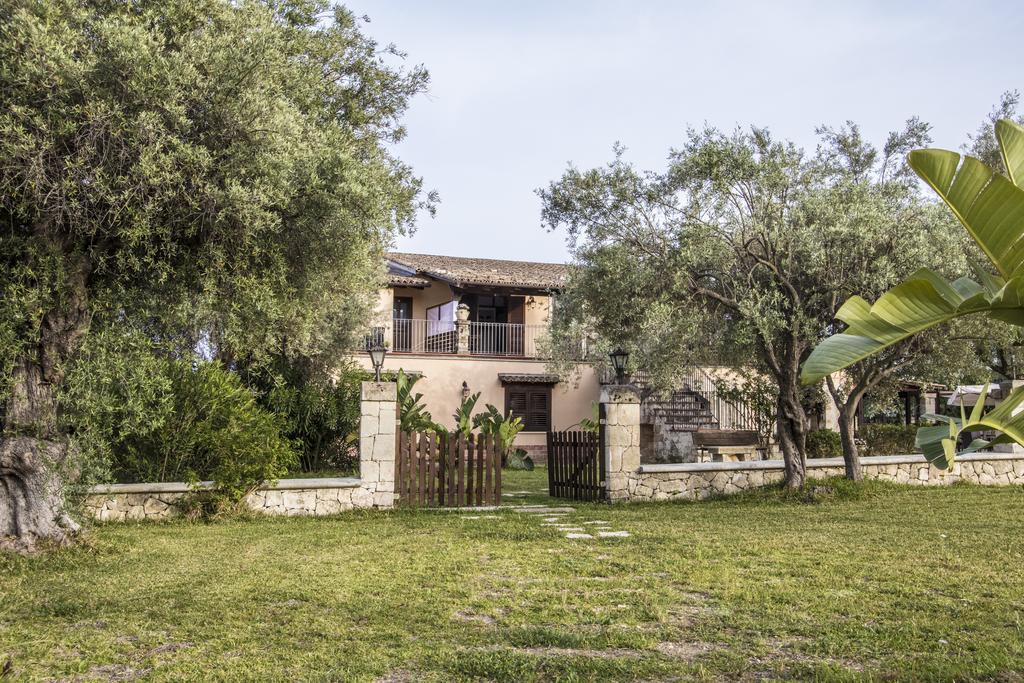 B&B Casale Siciliano Di Miryam Tiralongo Авола Екстериор снимка