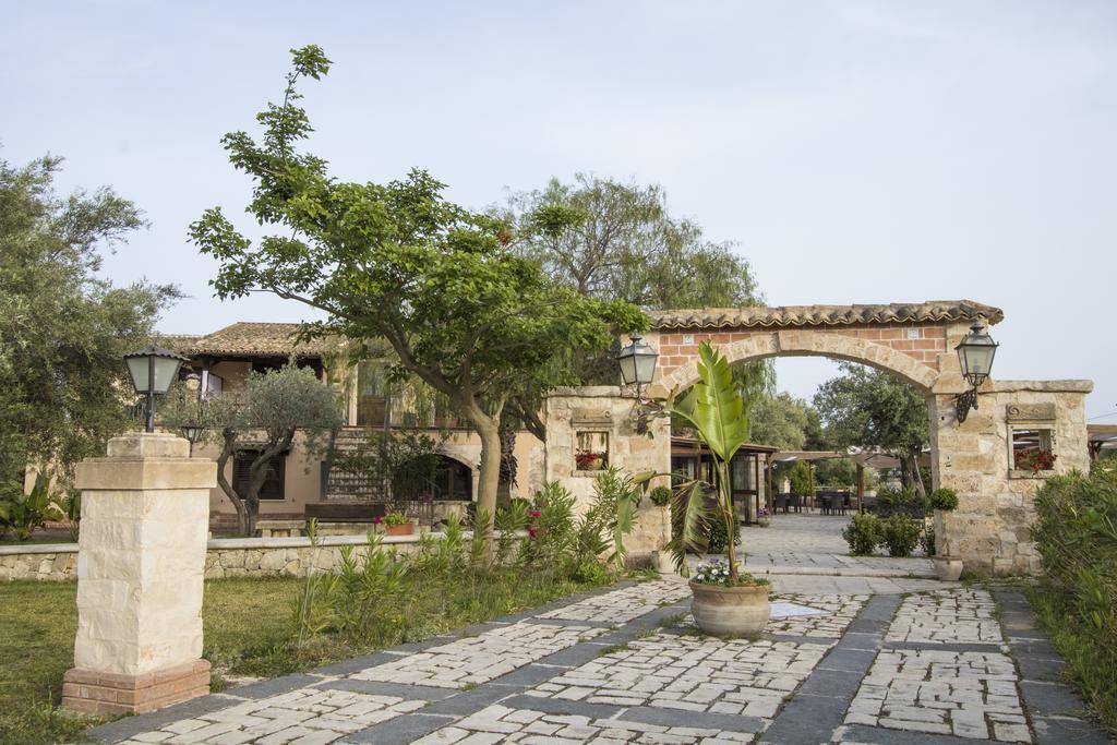 B&B Casale Siciliano Di Miryam Tiralongo Авола Екстериор снимка