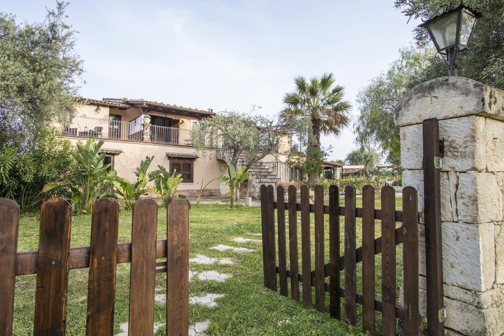 B&B Casale Siciliano Di Miryam Tiralongo Авола Екстериор снимка
