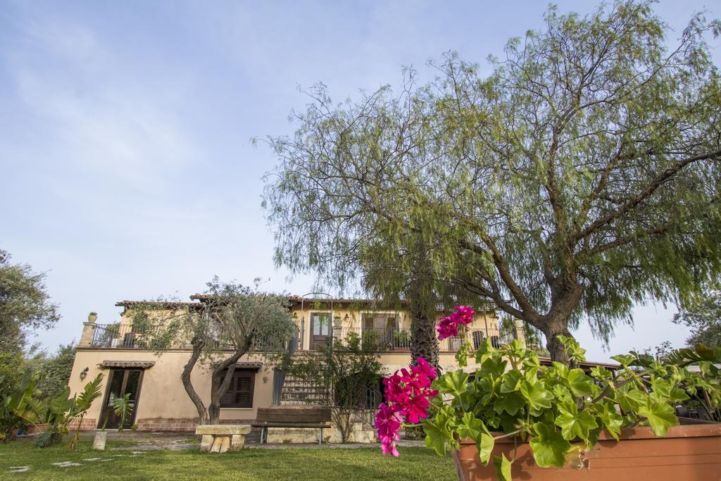 B&B Casale Siciliano Di Miryam Tiralongo Авола Екстериор снимка