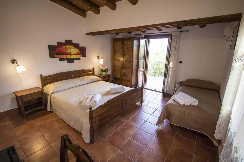 B&B Casale Siciliano Di Miryam Tiralongo Авола Екстериор снимка