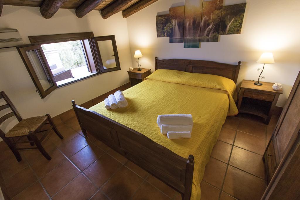 B&B Casale Siciliano Di Miryam Tiralongo Авола Екстериор снимка
