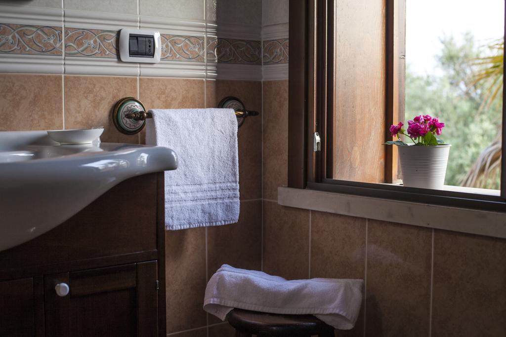 B&B Casale Siciliano Di Miryam Tiralongo Авола Екстериор снимка