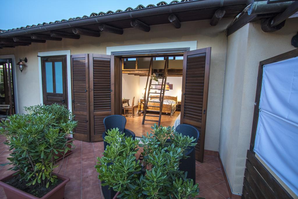 B&B Casale Siciliano Di Miryam Tiralongo Авола Екстериор снимка