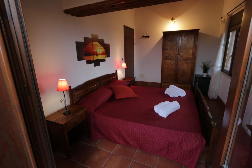 B&B Casale Siciliano Di Miryam Tiralongo Авола Екстериор снимка