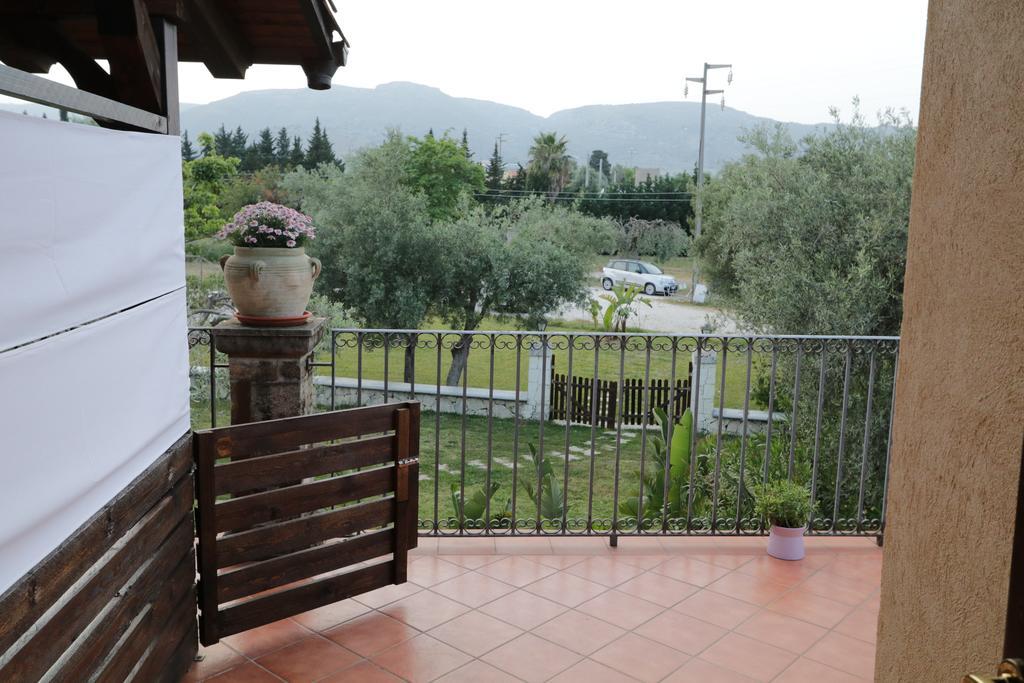 B&B Casale Siciliano Di Miryam Tiralongo Авола Екстериор снимка